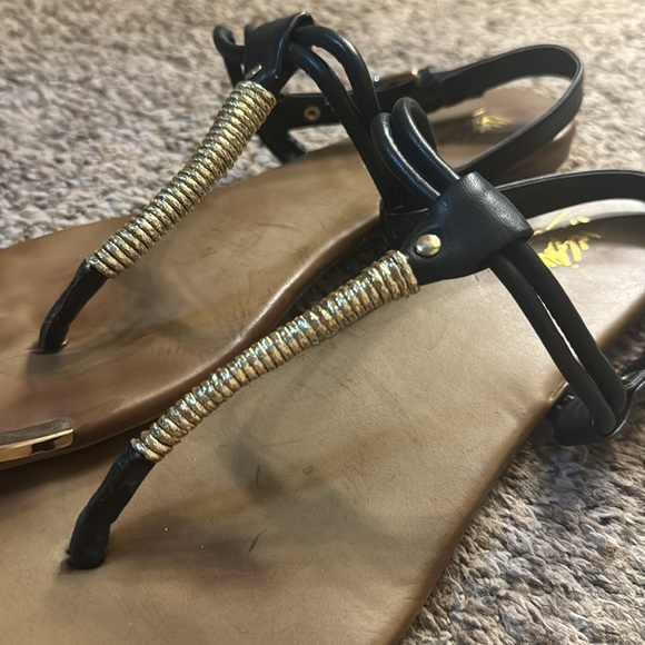 Mossimo - woman’s sandals size 9 - black & Gold - Picture 3 of 15